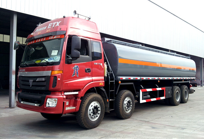 國五福田歐曼前四后八運(yùn)油車