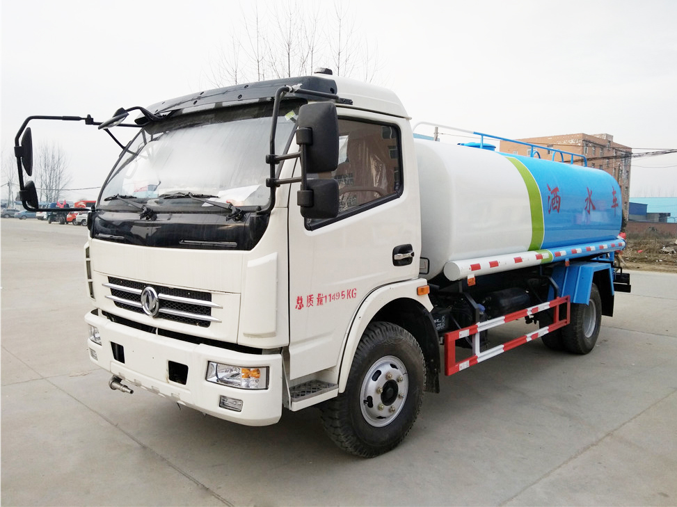 東風多利卡8方灑水車